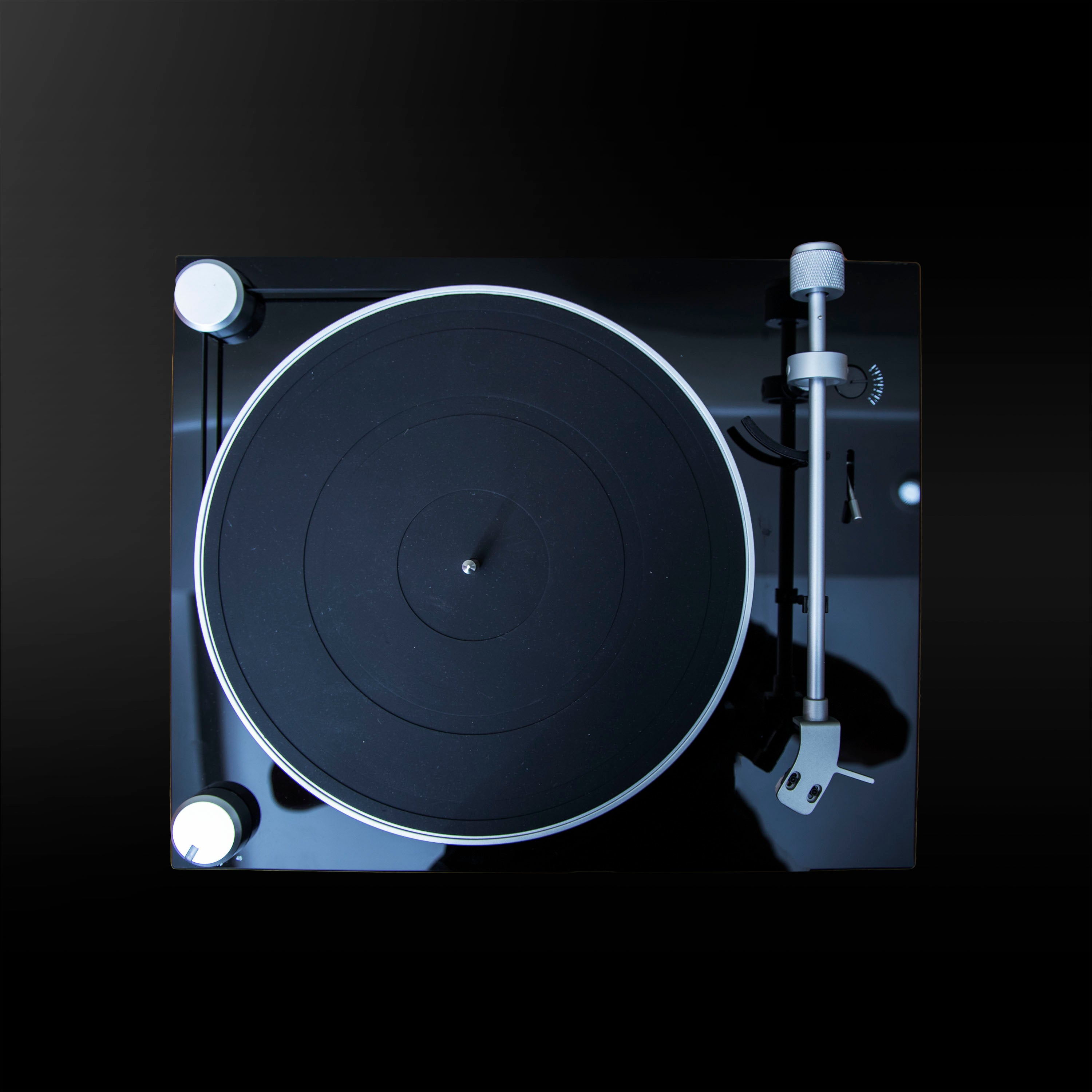 Fiddler Magnetic Belt-drive Turntable - Fiddler